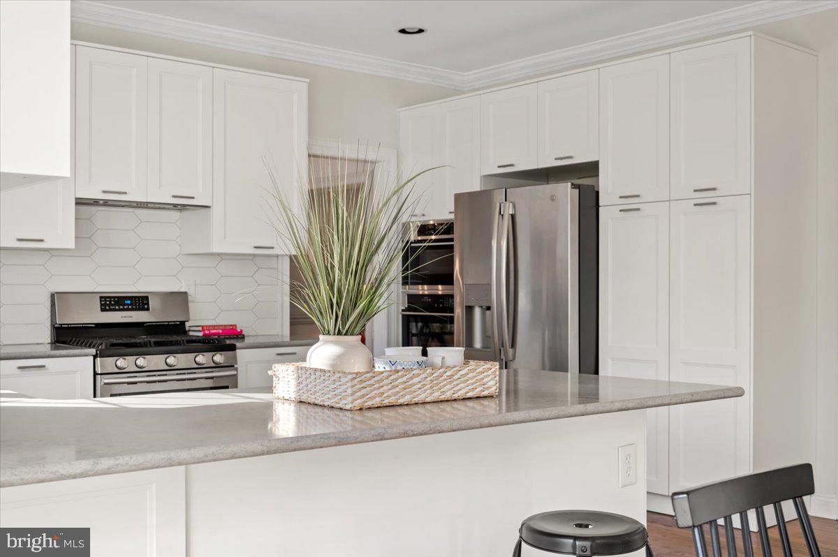 130 Brochant Circle Blue Bell, PA 19422 - Photo 29 of 83 Stylish renovated kitchen.