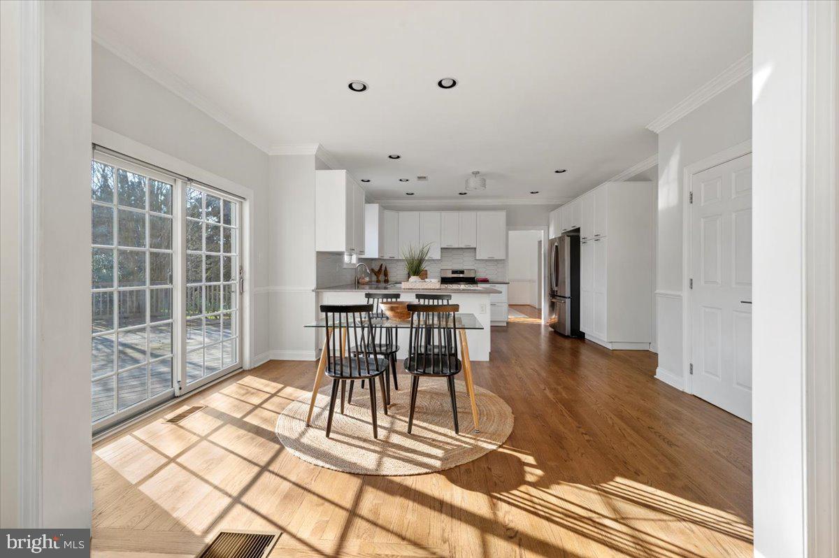 130 Brochant Circle Blue Bell, PA 19422 - Photo 31 of 83 Sun-drenched kitchen dining area.