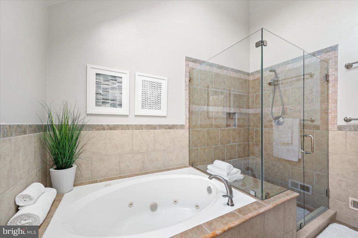 130 Brochant Circle Blue Bell, PA 19422 - Photo 56 of 83 Primary bedroom bathroom.