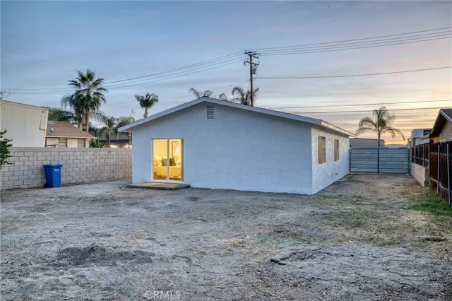 a view of backyard and kitchen
