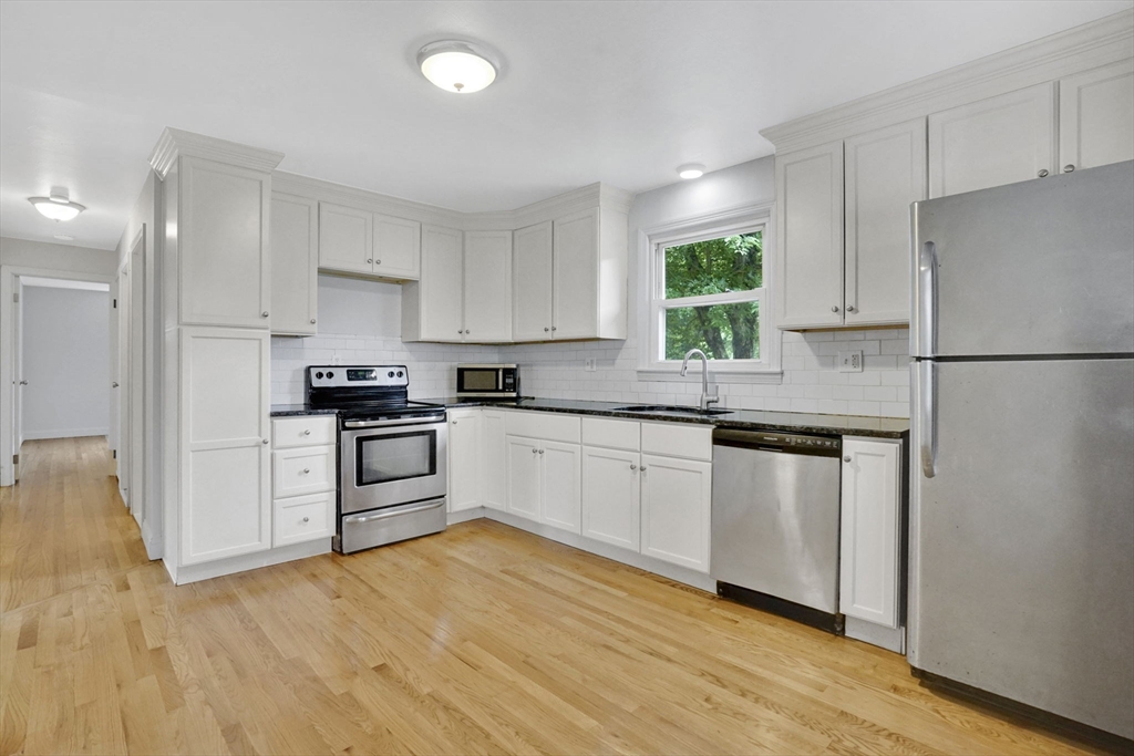 250 Old Lyman Road Chicopee, MA 01020 - Photo 4 of 38