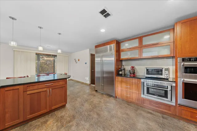 $1,375,000 | 10 Morley Court, Albertson, NY 11507