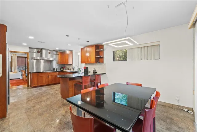 $1,375,000 | 10 Morley Court, Albertson, NY 11507