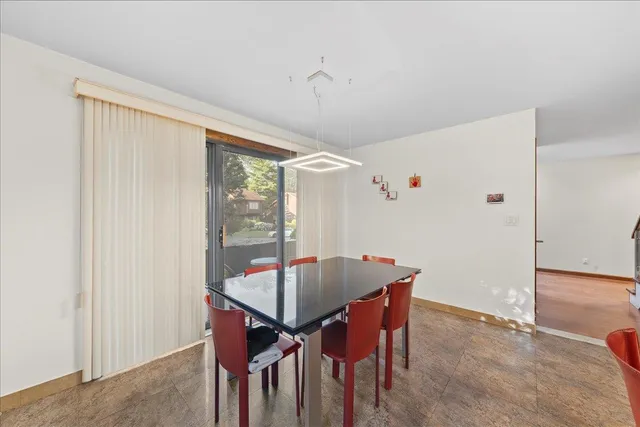 $1,375,000 | 10 Morley Court, Albertson, NY 11507