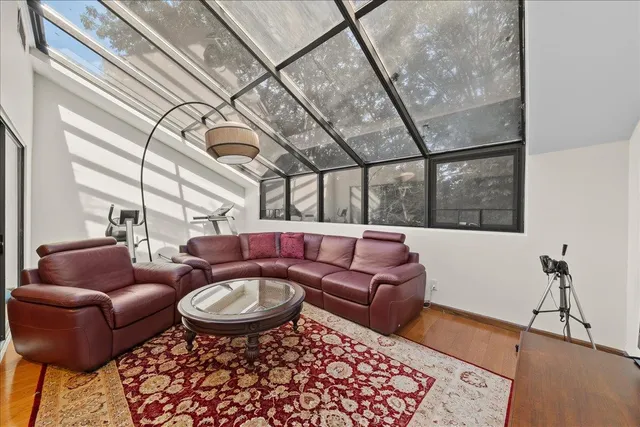 $1,375,000 | 10 Morley Court, Albertson, NY 11507