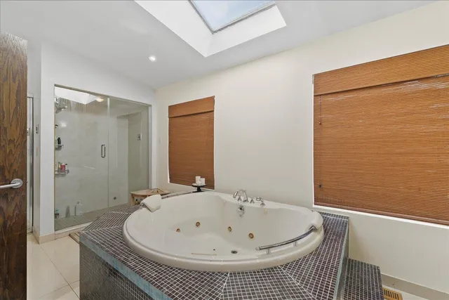 $1,375,000 | 10 Morley Court, Albertson, NY 11507