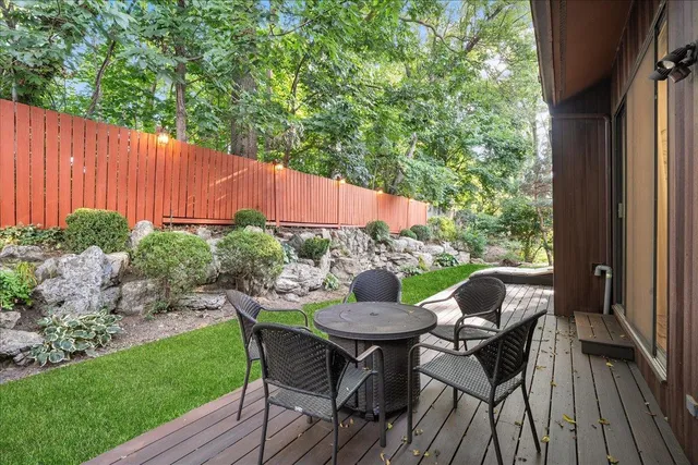 $1,375,000 | 10 Morley Court, Albertson, NY 11507