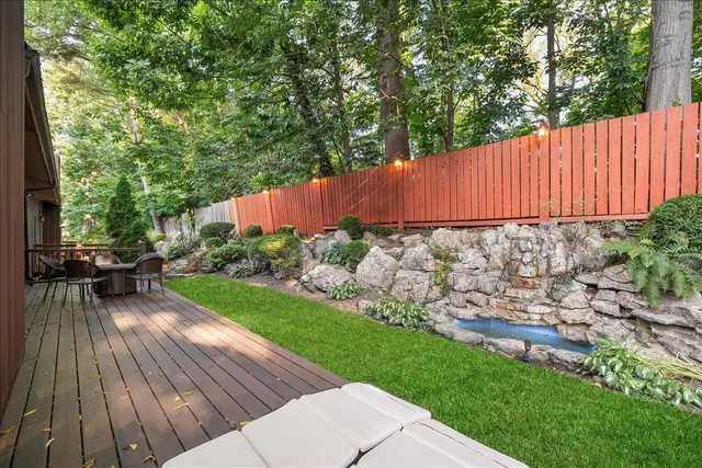 $1,375,000 | 10 Morley Court, Albertson, NY 11507