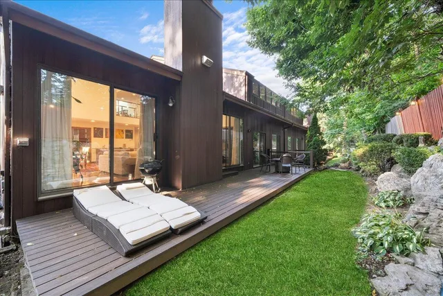 $1,375,000 | 10 Morley Court, Albertson, NY 11507