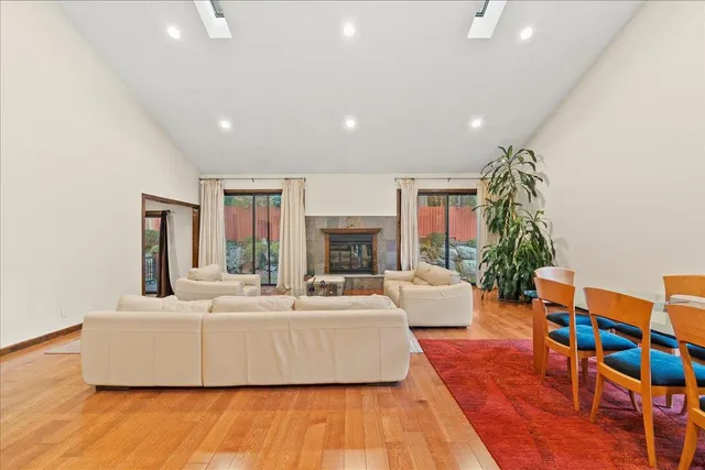 $1,375,000 | 10 Morley Court, Albertson, NY 11507