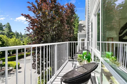 $625,000 | 6816 Northeast 153rd Place, Unit D, Kenmore, WA 98028