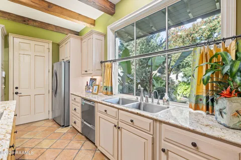 $1,295,000 | 104 Ducharme Court, Lafayette, LA 70503