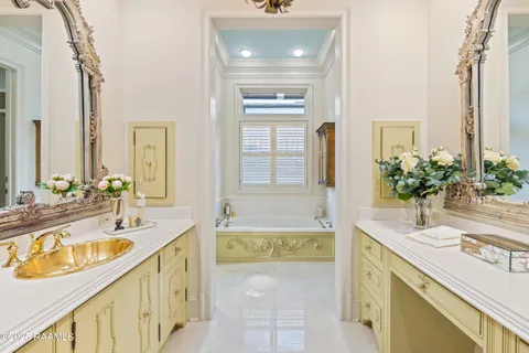 $1,295,000 | 104 Ducharme Court, Lafayette, LA 70503