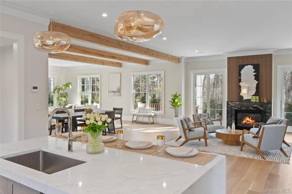 $4,995,000 | 2590 Cox Neck Road, Mattituck, NY 11952