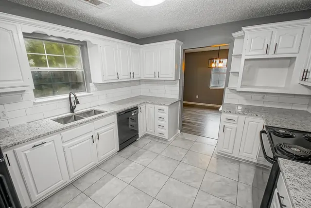 $2,000 | 76300 Crystal Drive, Covington, LA 70435