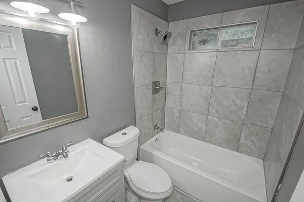 $2,000 | 76300 Crystal Drive, Covington, LA 70435