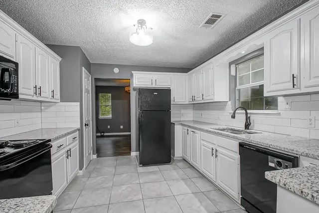 $2,000 | 76300 Crystal Drive, Covington, LA 70435