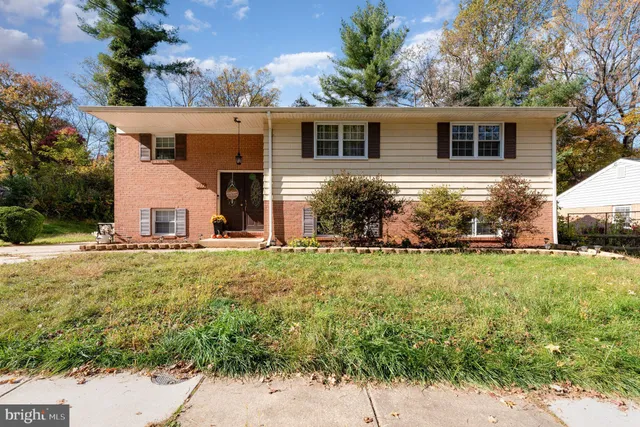 front view of house with a yard