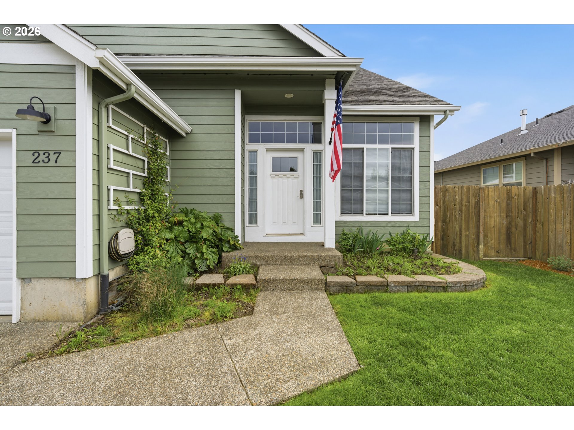 237 Northwest Sagan Loop Sheridan, OR 97378 - Photo 4 of 36