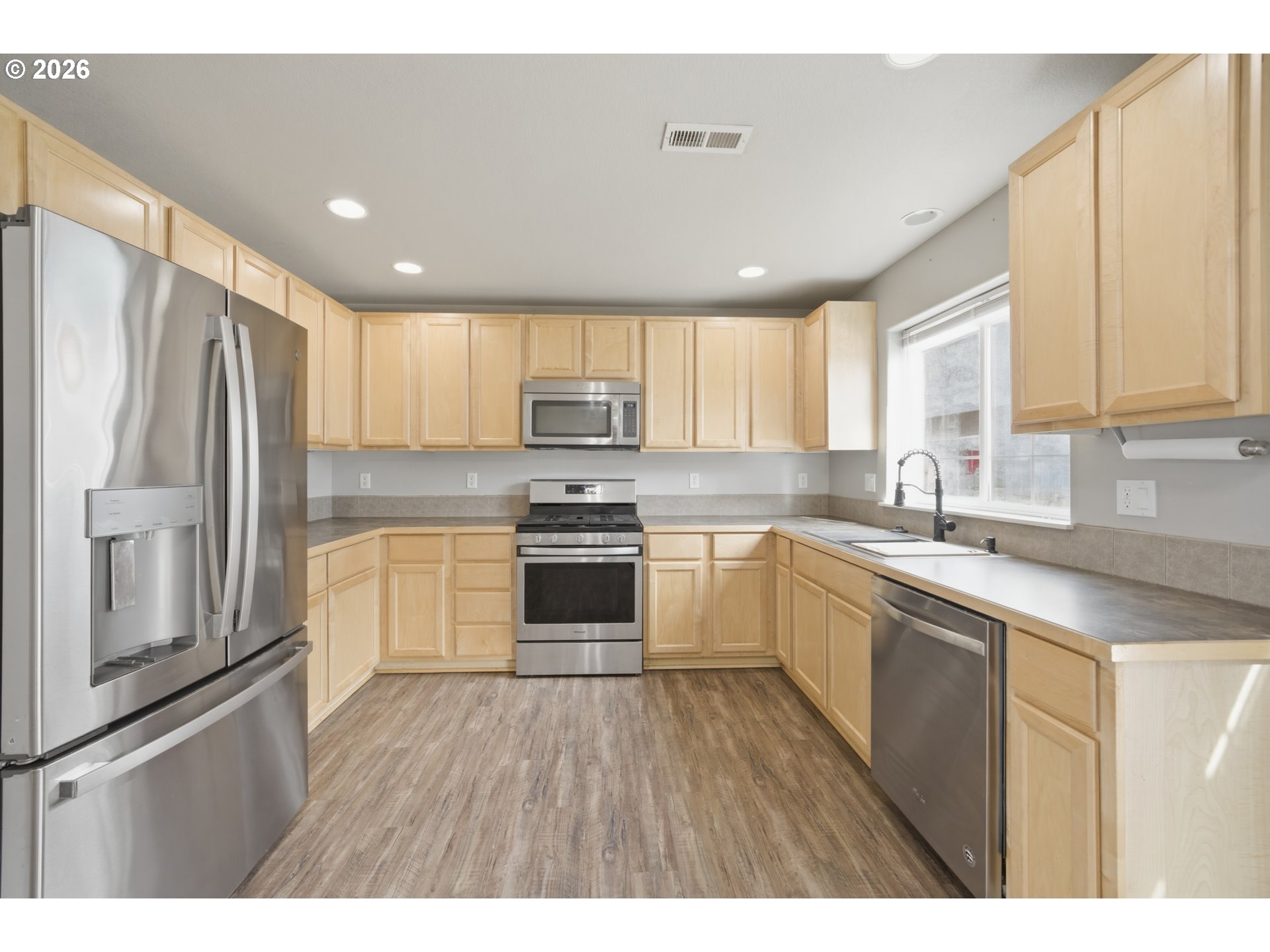 237 Northwest Sagan Loop Sheridan, OR 97378 - Photo 8 of 36