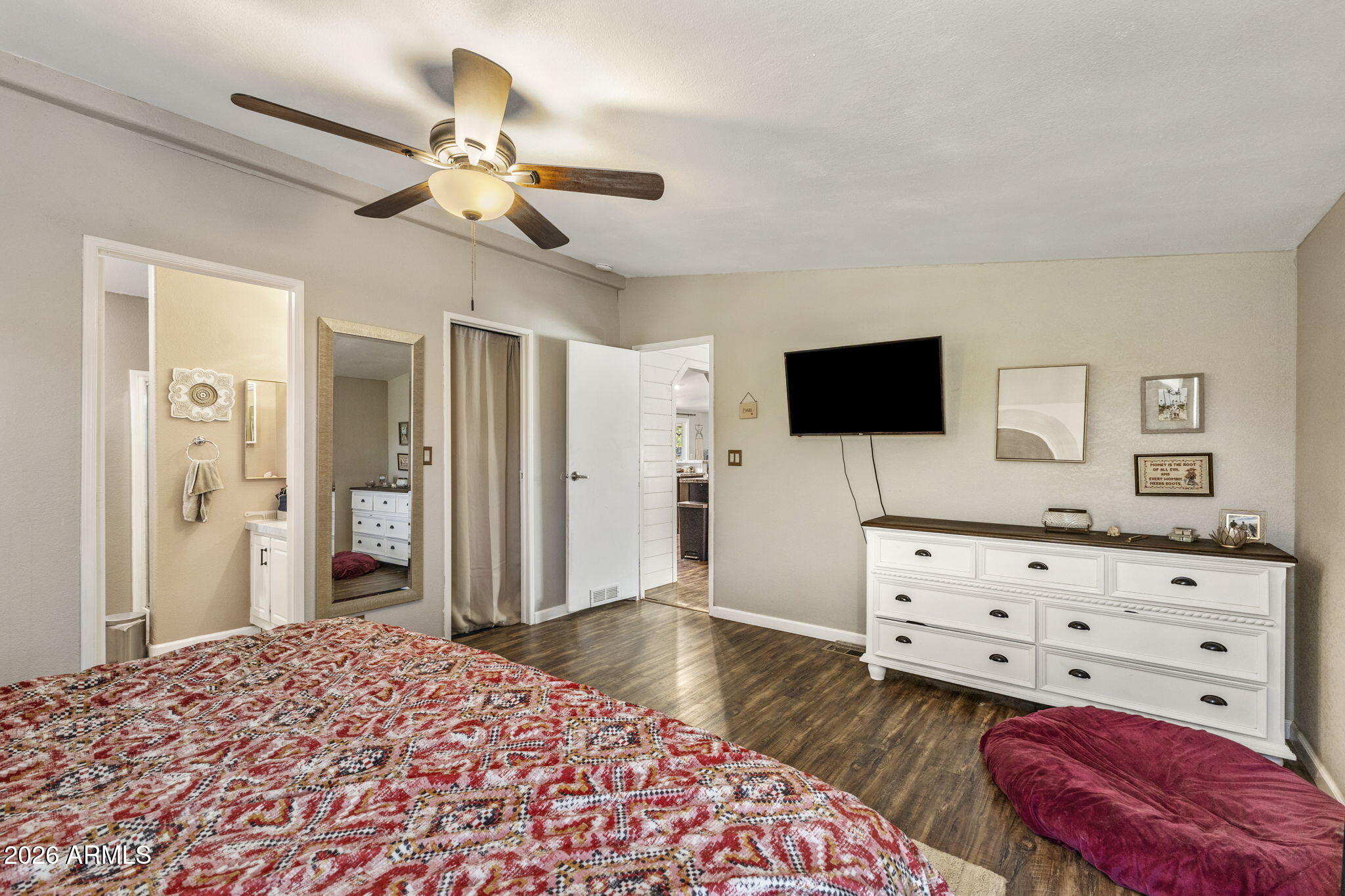 42027 North 3rd Street Phoenix, AZ 85086 - Photo 11 of 45 10-web-or-mls-IMG_3156