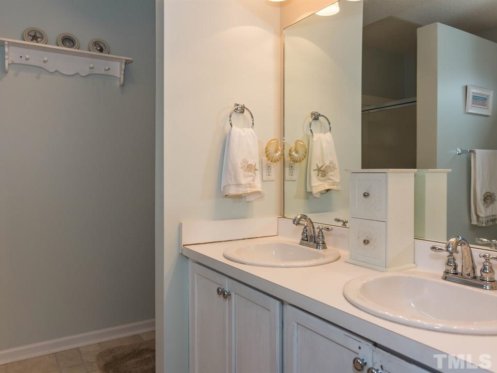 113 Ridge Lake Drive Apex, NC 27539 - Photo 17 of 25 Gallery Image 17