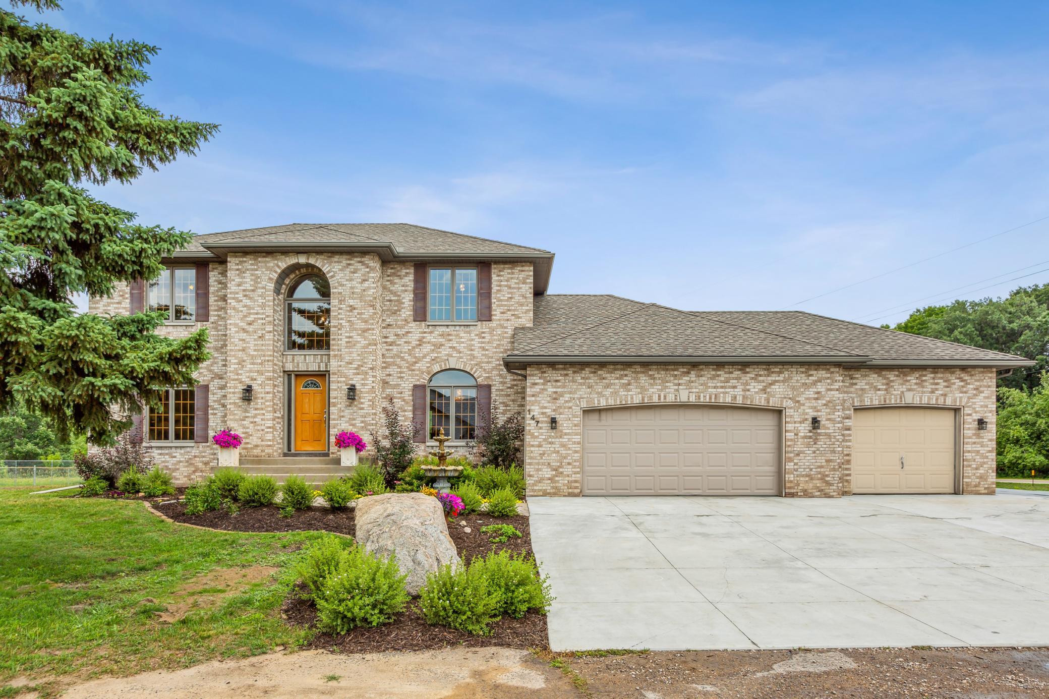 147 Sherwood Road Shoreview, MN 55126 - Photo 3 of 35 Gallery Image 3
