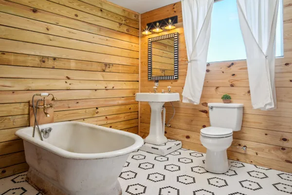 $4,500 | 2200 Highway 21, Paige, TX 78659