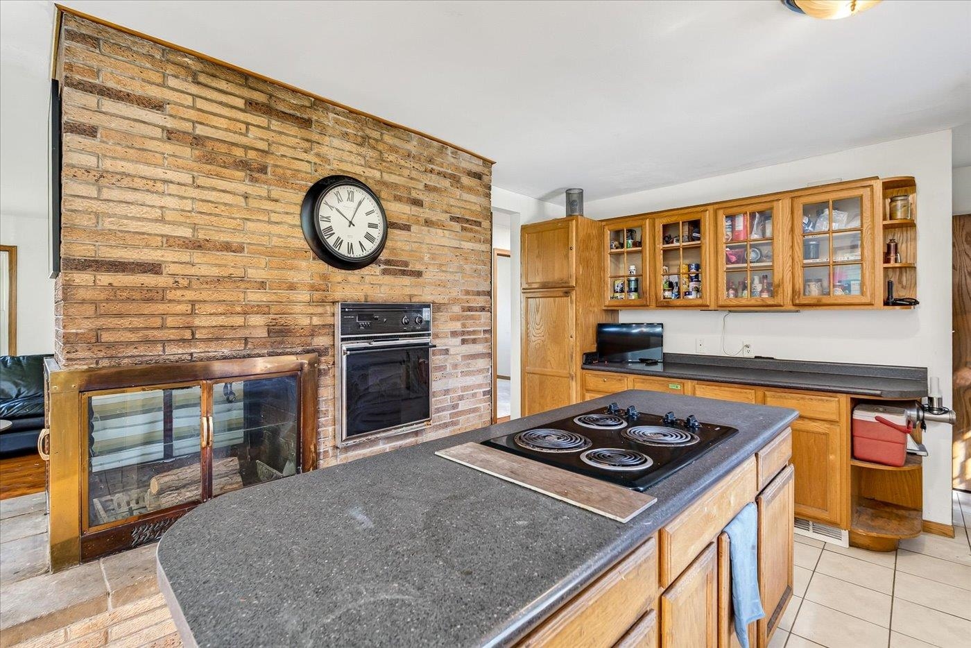 3142 Larsen Road Madison, WI 53711 - Photo 3 of 33