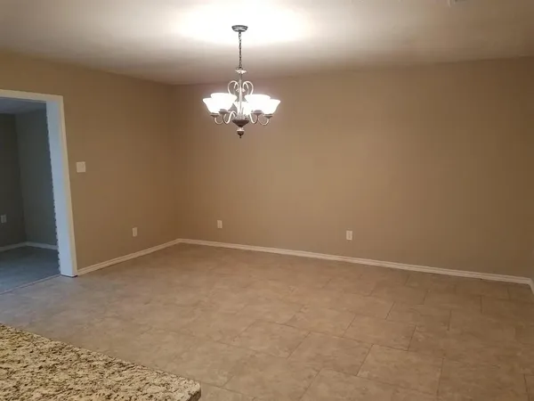 $2,000 | 100 Lochness Lane, Benbrook, TX 76126