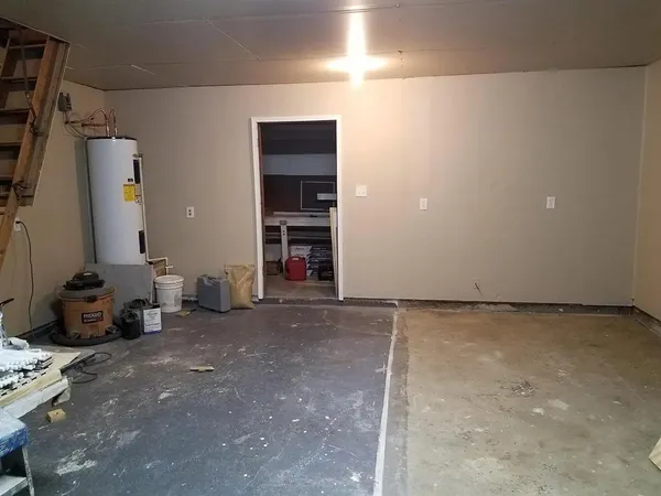 $2,000 | 100 Lochness Lane, Benbrook, TX 76126