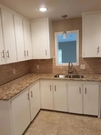 $2,000 | 100 Lochness Lane, Benbrook, TX 76126