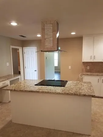 $2,000 | 100 Lochness Lane, Benbrook, TX 76126