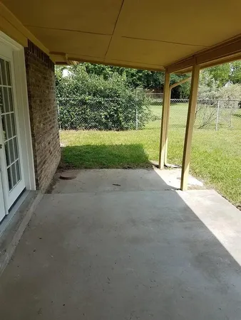 $2,000 | 100 Lochness Lane, Benbrook, TX 76126