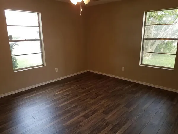 $2,000 | 100 Lochness Lane, Benbrook, TX 76126