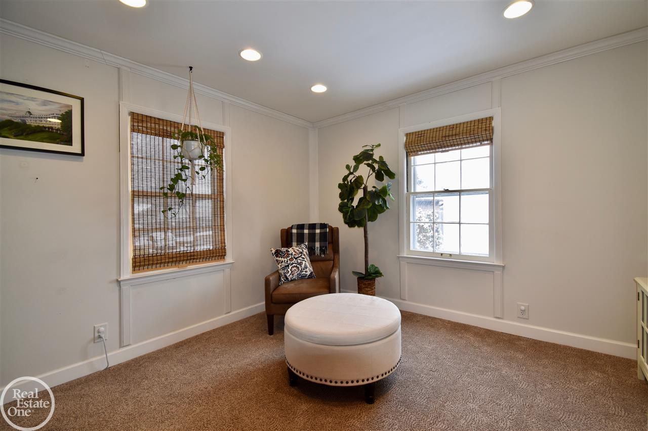 404 Lothrop Road Grosse Pointe, MI 48236 - Photo 6 of 33 50005581-5.JPG