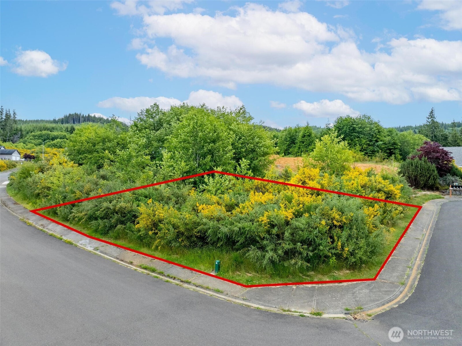 0 Sanderling Drive, Unit 1 Hoquiam, WA 98550 - Photo 6 of 15 a view of a garden with wooden fence