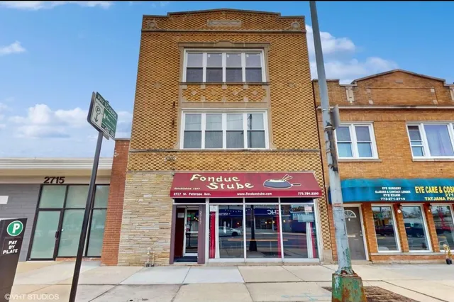 $2,900 | 2717 West Peterson Avenue, Unit 2, Chicago, IL 60659