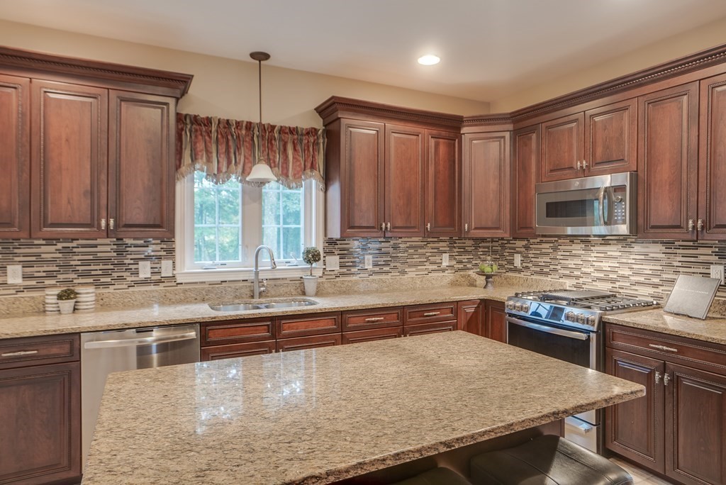 17 Hillside Drive Georgetown, MA 01833 - Photo 12 of 42