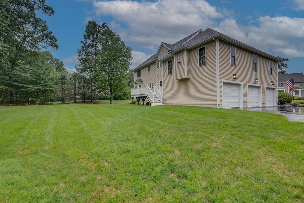 17 Hillside Drive Georgetown, MA 01833 - Photo 4 of 42