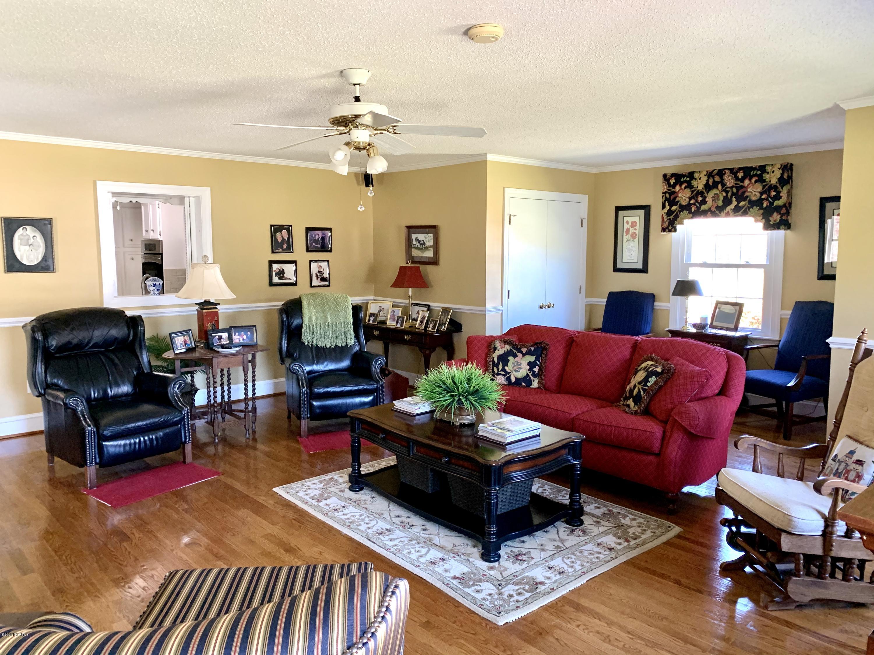 35 Rebel Road Snow Hill, NC 28580 - Photo 11 of 63 Huge Living Room