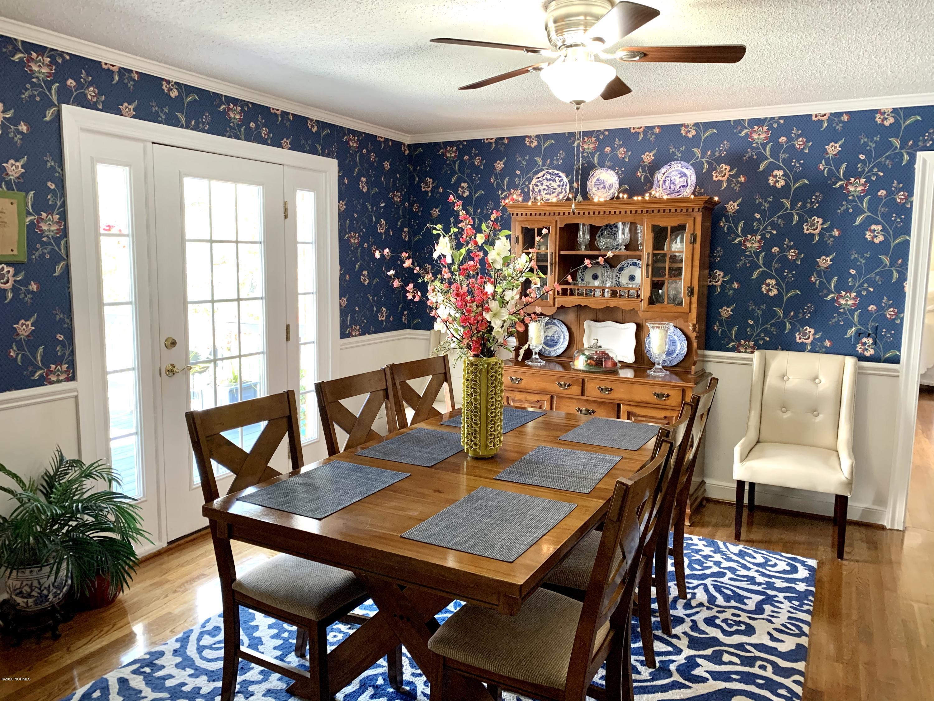35 Rebel Road Snow Hill, NC 28580 - Photo 17 of 63 Large Kitchen Nook