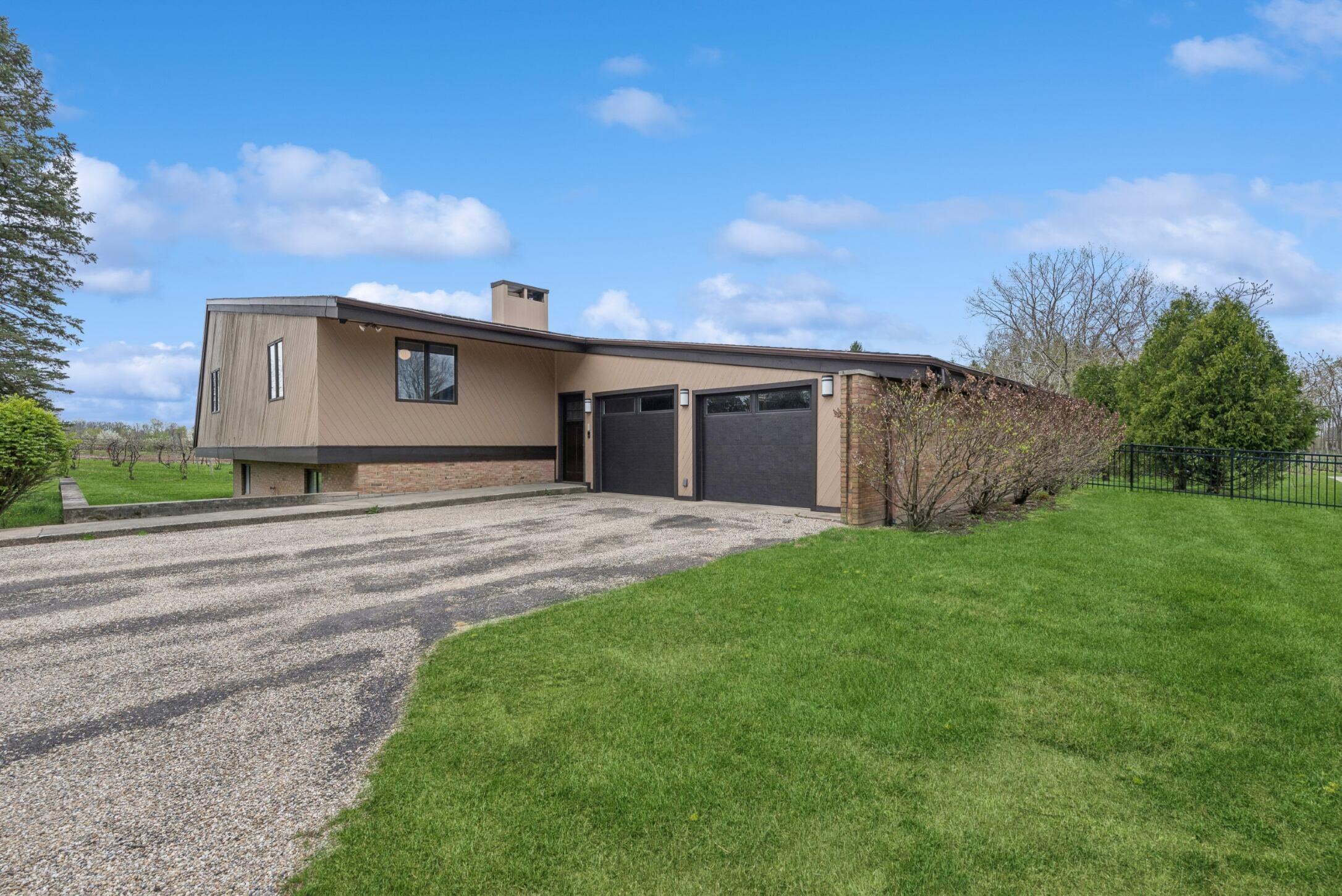 10062 Burgoyne Road Berrien Springs, MI 49103 - Photo 2 of 34 Burg 2