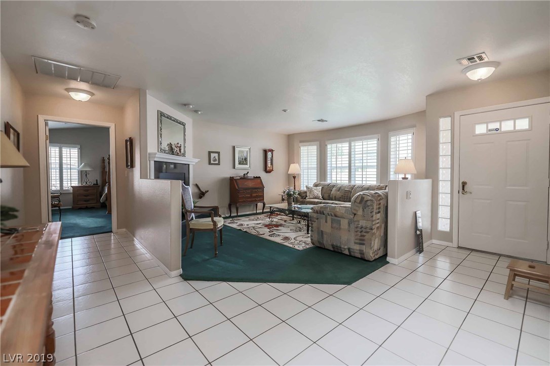 250 West Rochell Drive Henderson, NV 89015 - Photo 4 of 43 Gallery Image 4