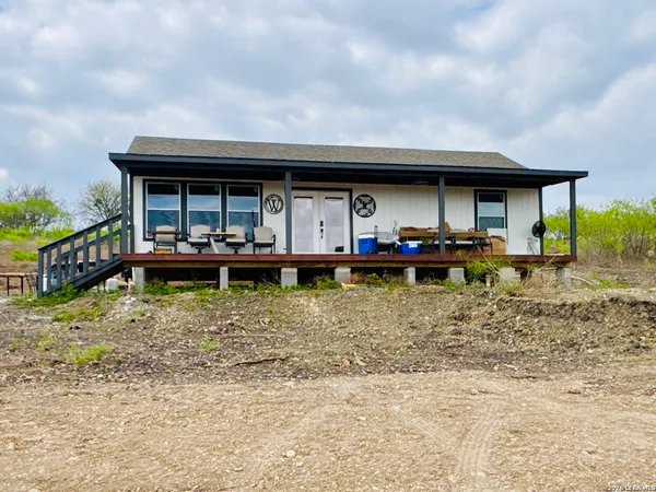 $895,000 | 2551 Scull Road, Martindale, TX 78655