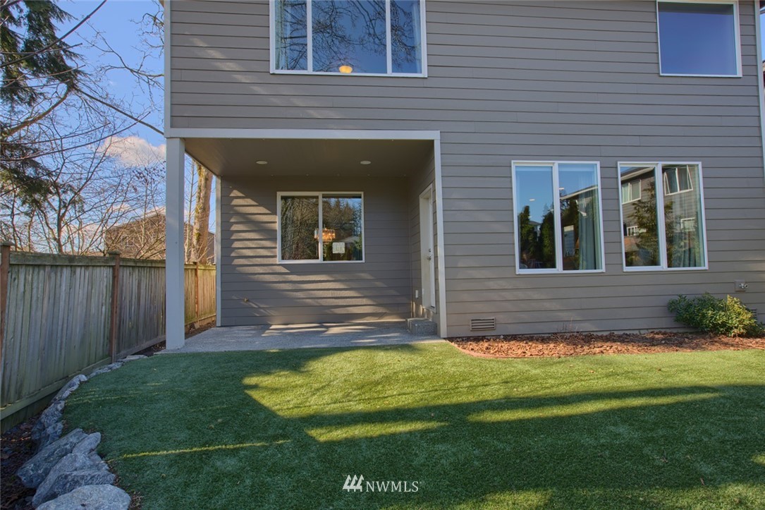 22329 38th Avenue Southeast Bothell, WA 98021 - Photo 17 of 18