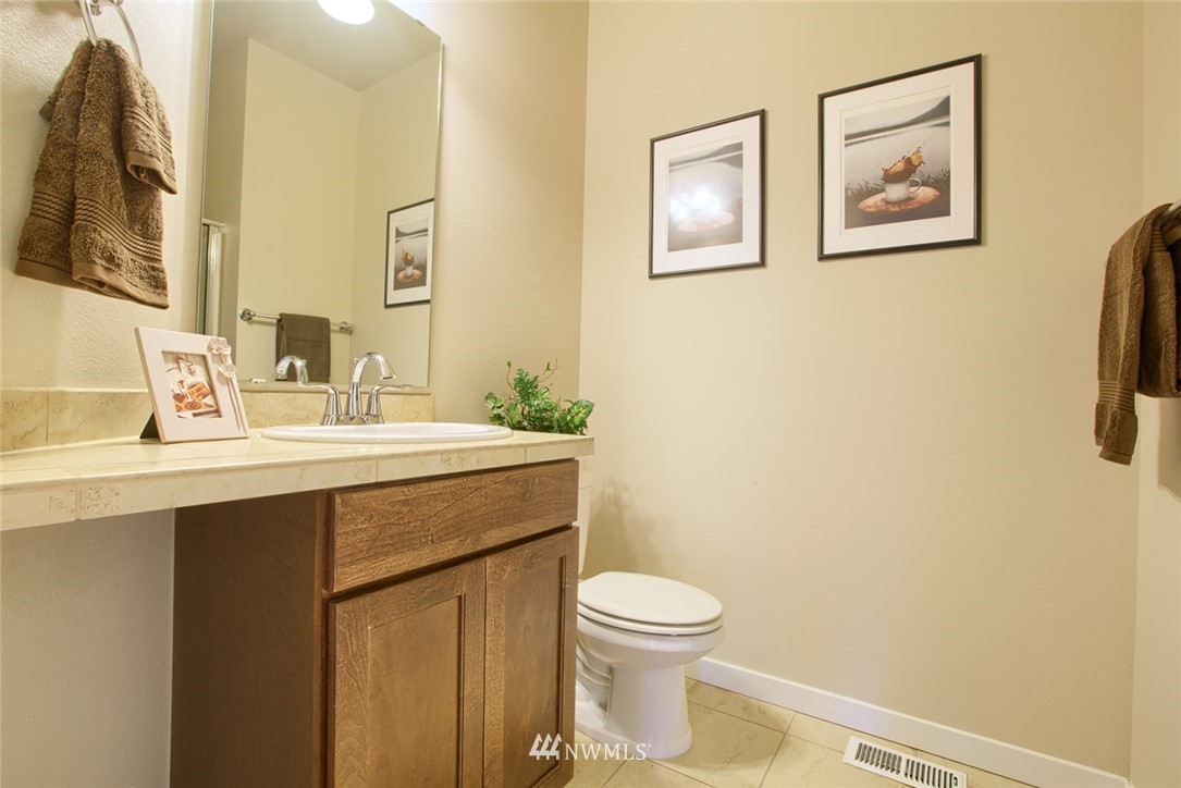 22329 38th Avenue Southeast Bothell, WA 98021 - Photo 8 of 18