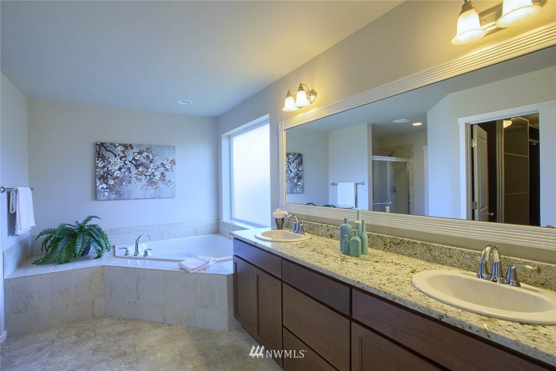 22329 38th Avenue Southeast Bothell, WA 98021 - Photo 10 of 18