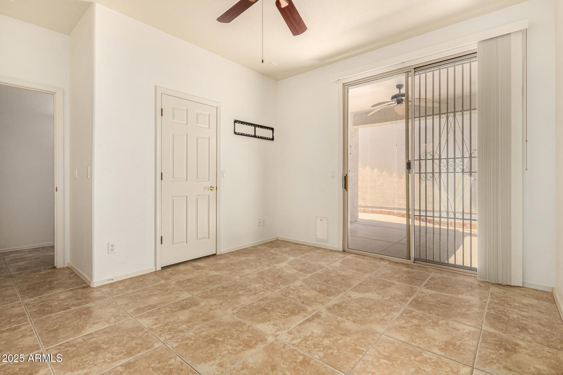 2063 South Edgewater Mesa, AZ 85209 - Photo 13 of 32 Primary