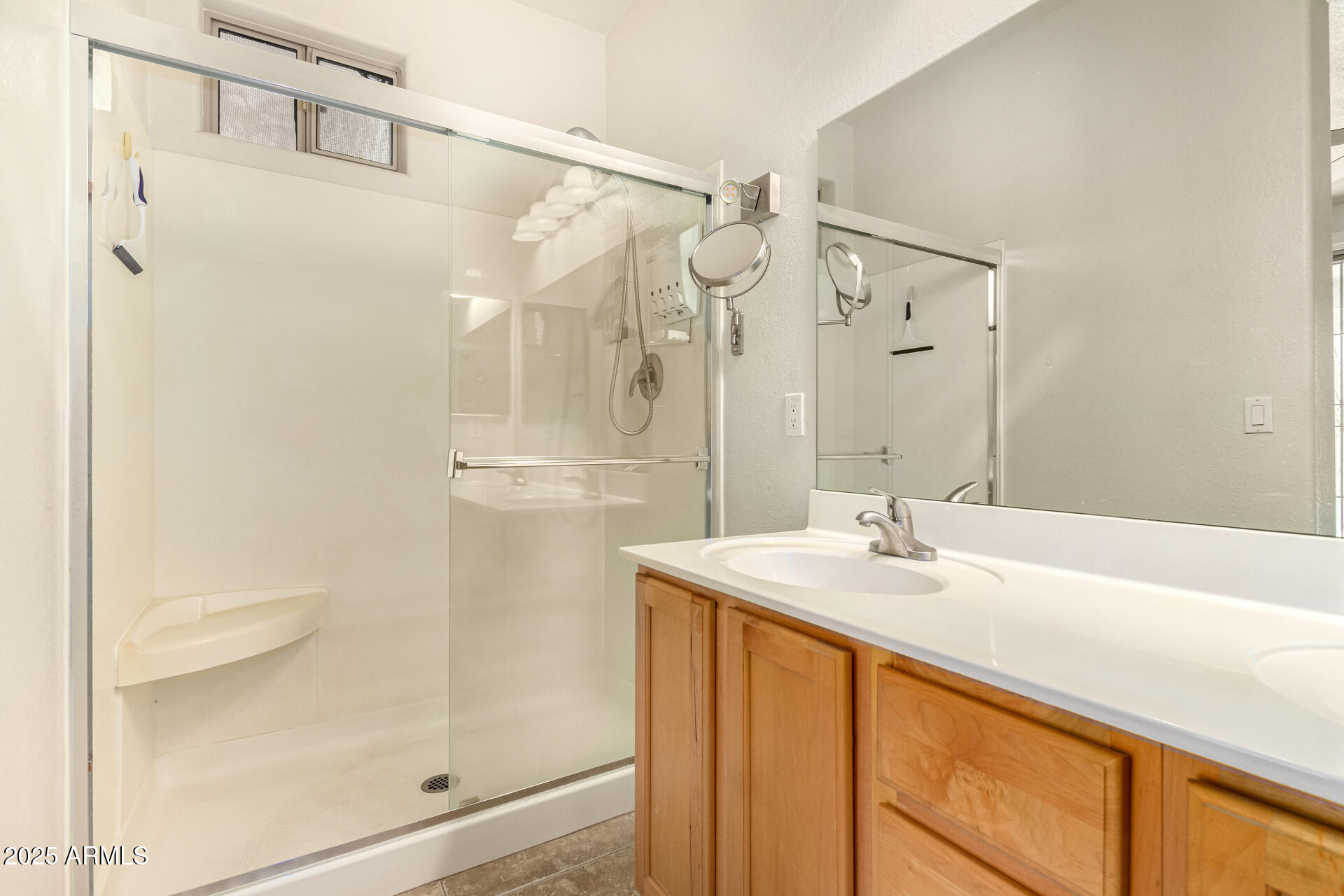 2063 South Edgewater Mesa, AZ 85209 - Photo 15 of 32 Primary Ensuite